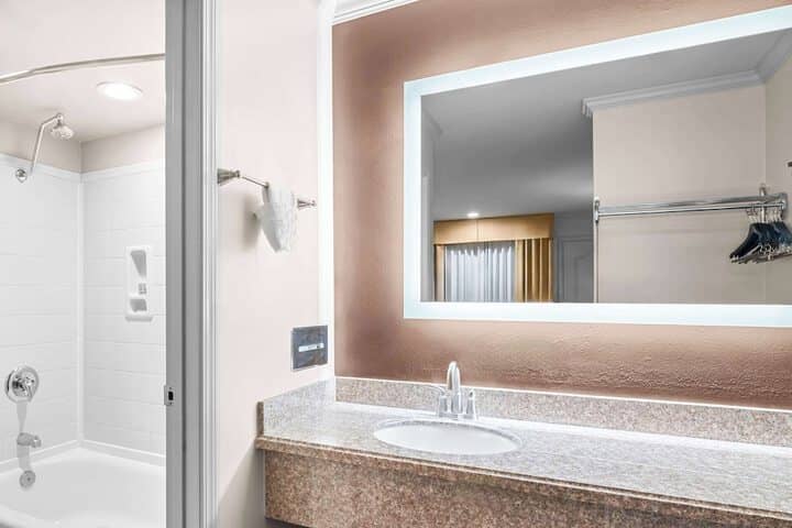 Room 17 of 26