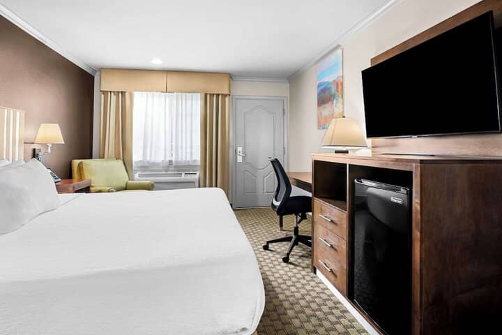 Room 14 of 26