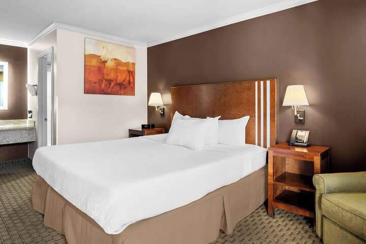 Room 12 of 26