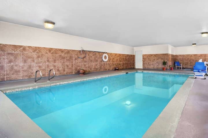 Pool 22 of 26