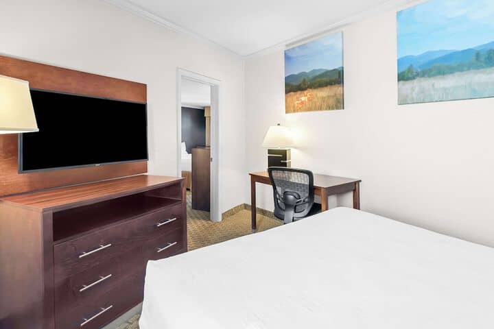 Room 7 of 26